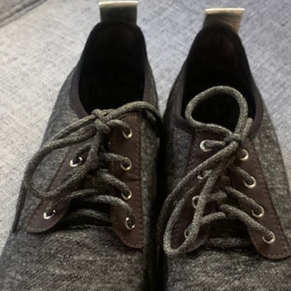 earth boomer sneaker